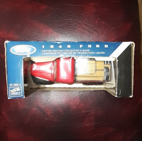 NIB 1948 FORD Can Tire Die Cast Collector Bank Liberty 🇨🇦 $12.50 Shipping 🇨🇦 - Picture 9 of 16